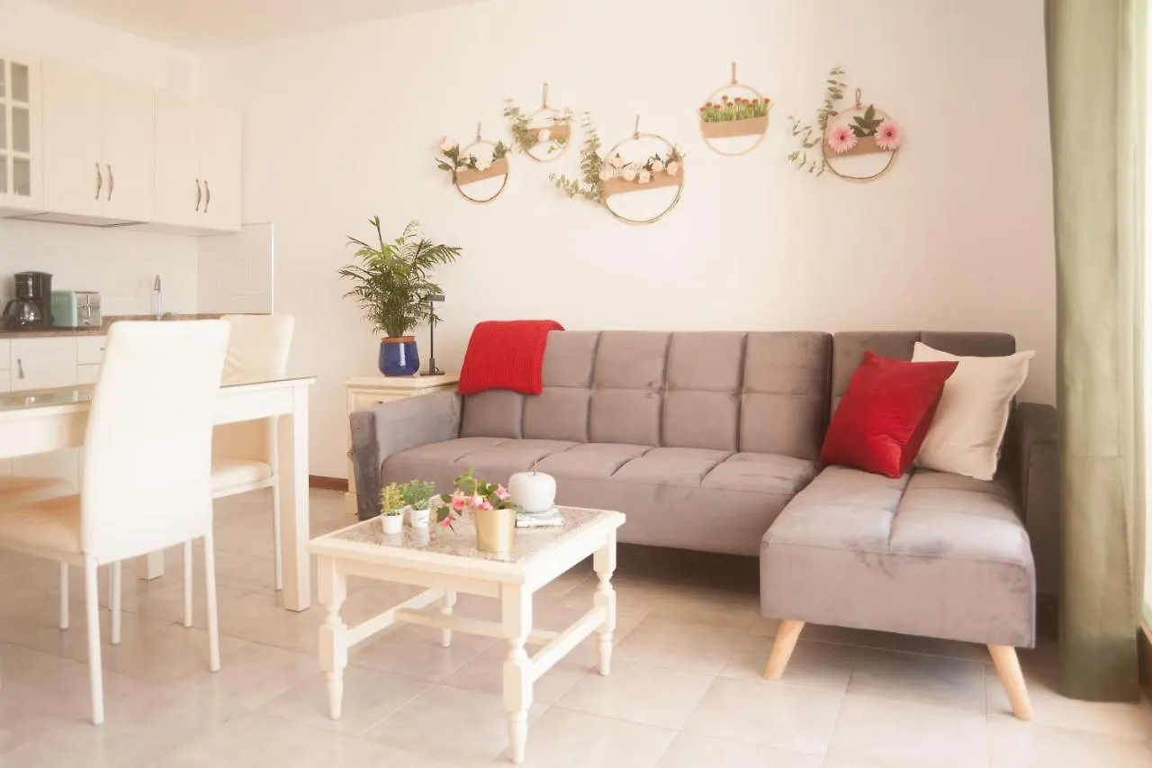 Apartamentos Thaisay LA PEÑITA Tías